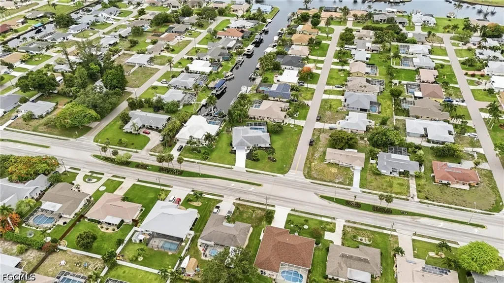 4129 Country Club Boulevard Cape Coral FL 33904