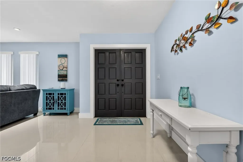 4129 Country Club Boulevard Cape Coral FL 33904