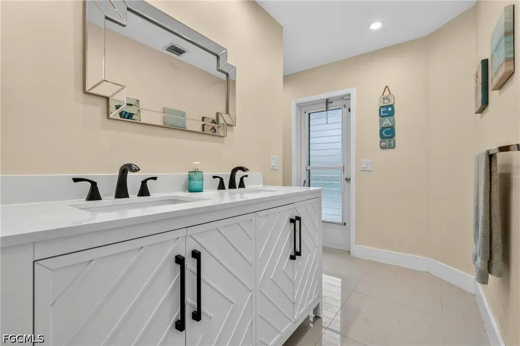 4129 Country Club Boulevard Cape Coral FL 33904