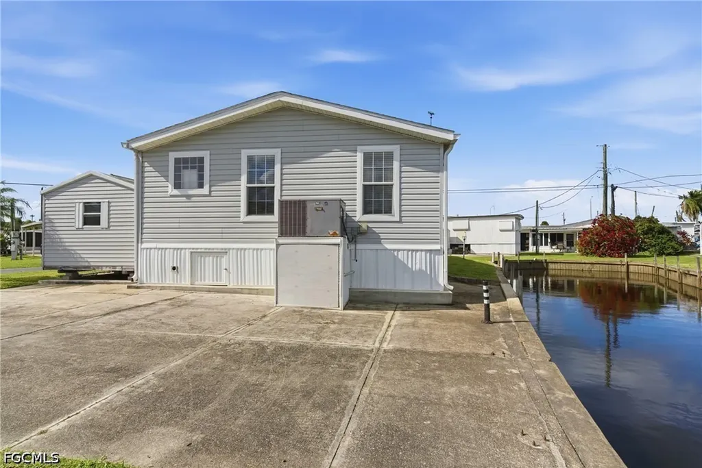 5558 Palm Beach Boulevard Fort Myers FL 33905