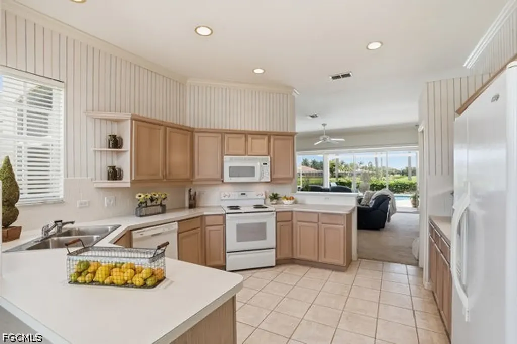 9225 Garden Pointe Fort Myers FL 33908