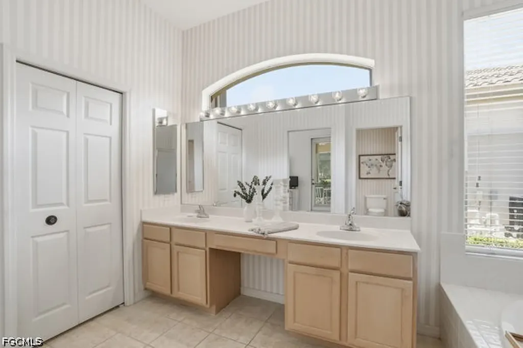 9225 Garden Pointe Fort Myers FL 33908