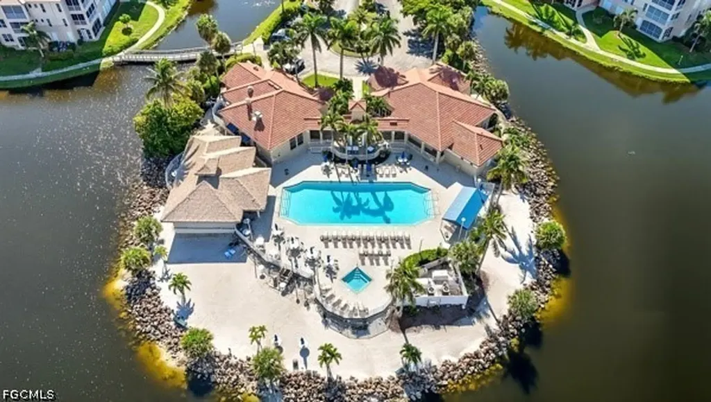9225 Garden Pointe Fort Myers FL 33908