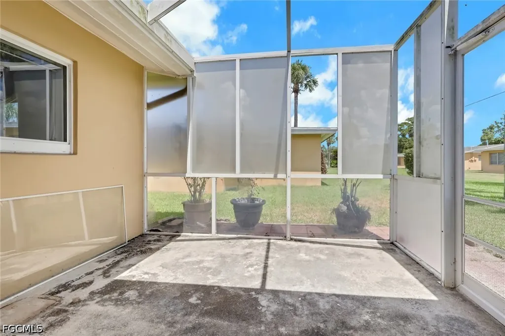 2212 E 6th Street Lehigh Acres FL 33936