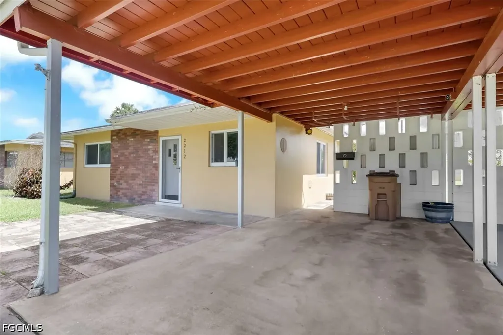 2212 E 6th Street Lehigh Acres FL 33936