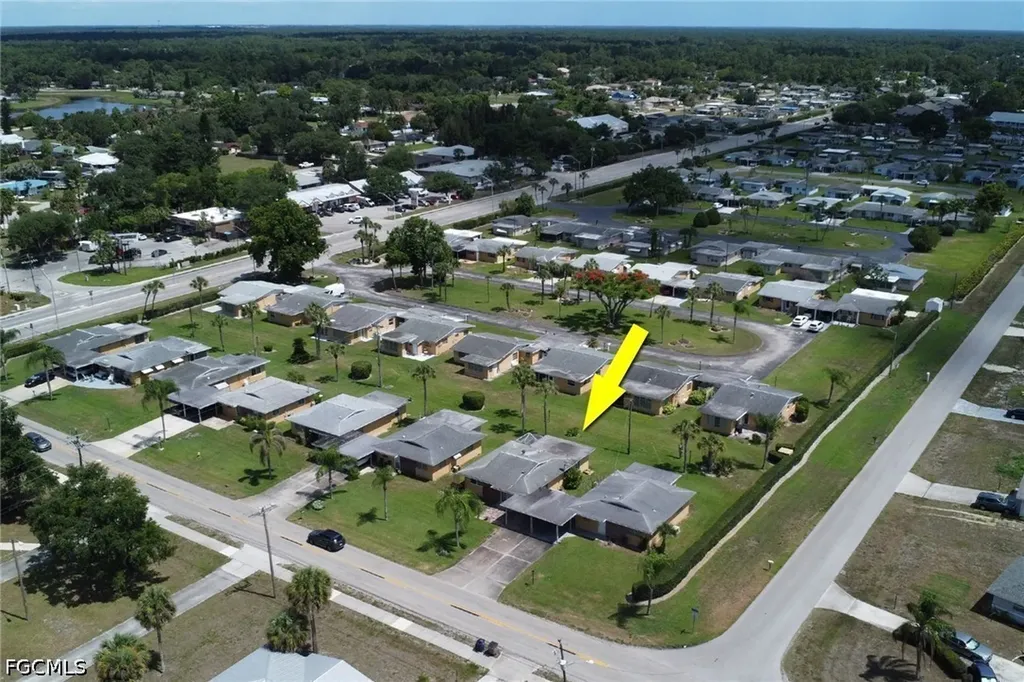 2212 E 6th Street Lehigh Acres FL 33936