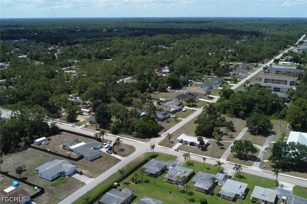 2212 E 6th Street Lehigh Acres FL 33936