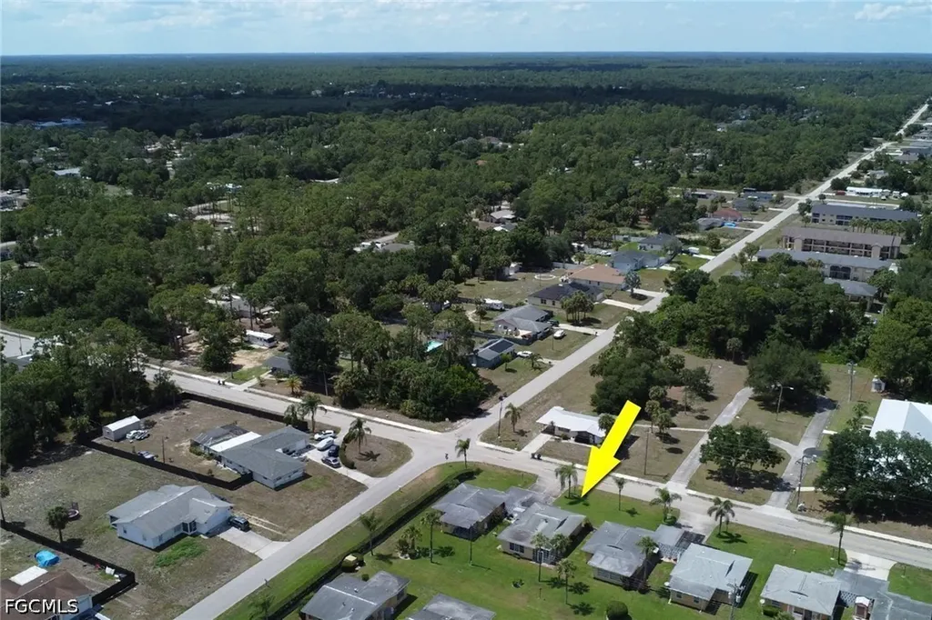 2212 E 6th Street Lehigh Acres FL 33936