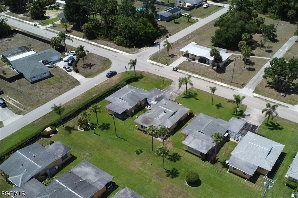 2212 E 6th Street Lehigh Acres FL 33936