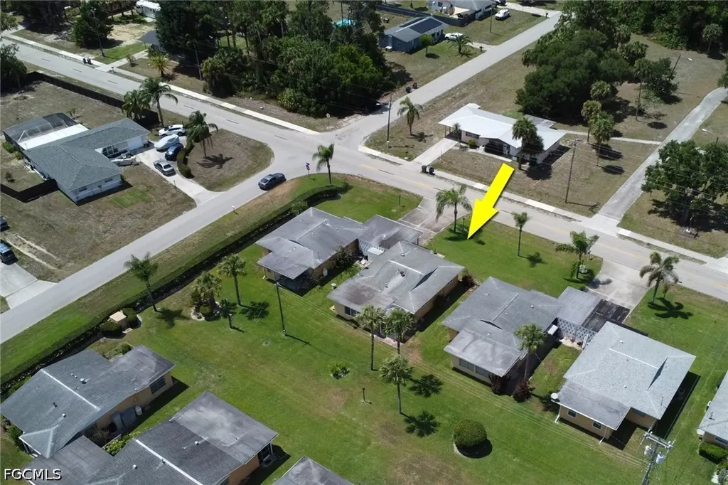 2212 E 6th Street Lehigh Acres FL 33936