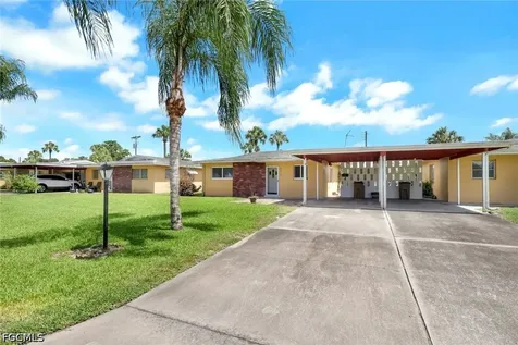 2212 E 6th Street Lehigh Acres FL 33936