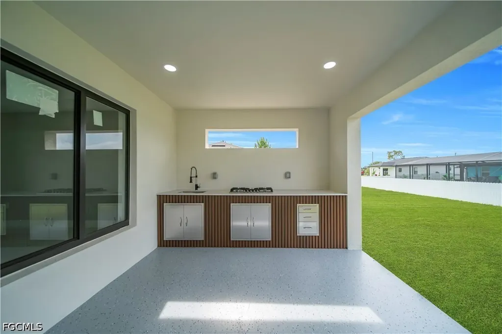 2507 39th Street SW Lehigh Acres FL 33976
