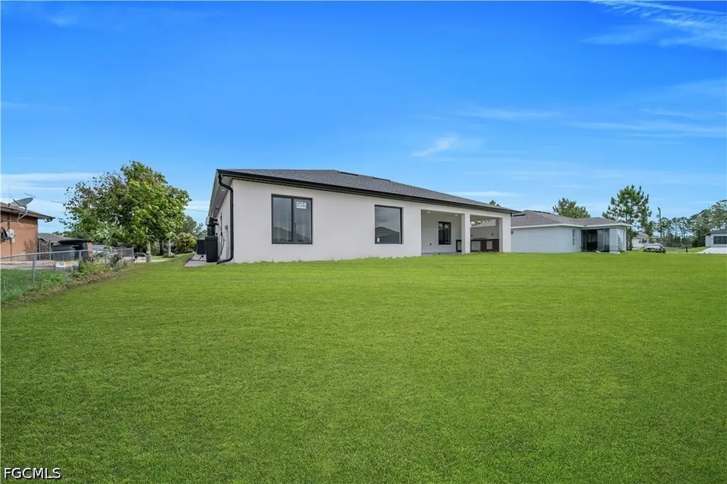 2507 39th Street SW Lehigh Acres FL 33976