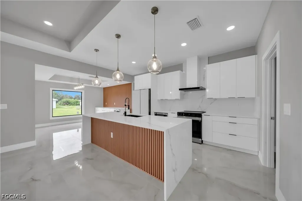 2507 39th Street SW Lehigh Acres FL 33976