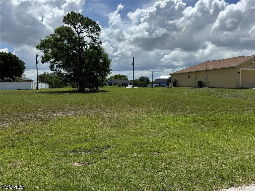 1707 NW 5th Place Cape Coral FL 33993