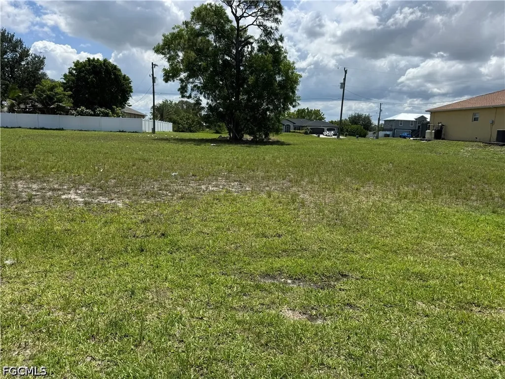 1707 NW 5th Place Cape Coral FL 33993