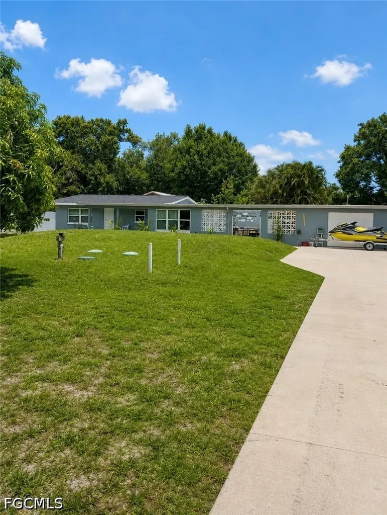 257 Evergreen Road North Fort Myers FL 33903