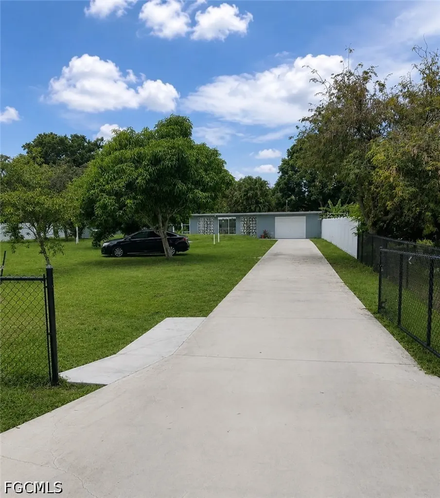 257 Evergreen Road North Fort Myers FL 33903