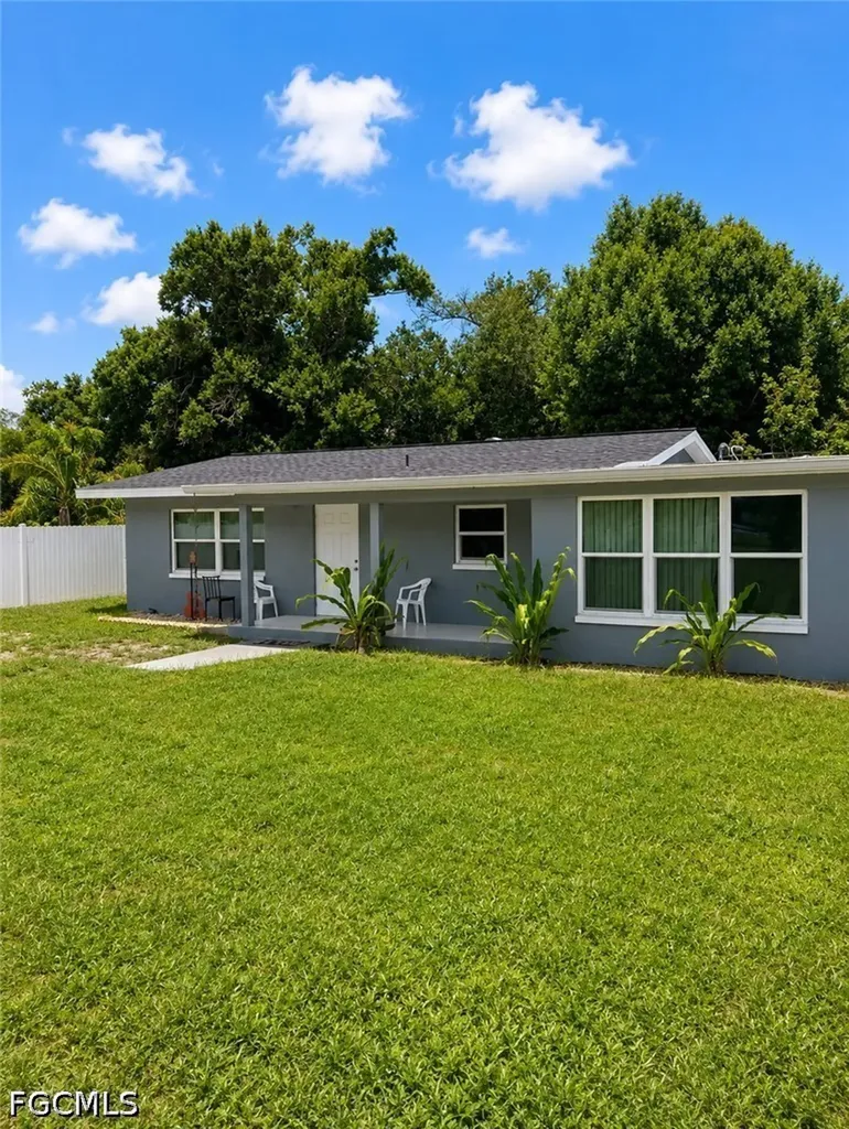 257 Evergreen Road North Fort Myers FL 33903