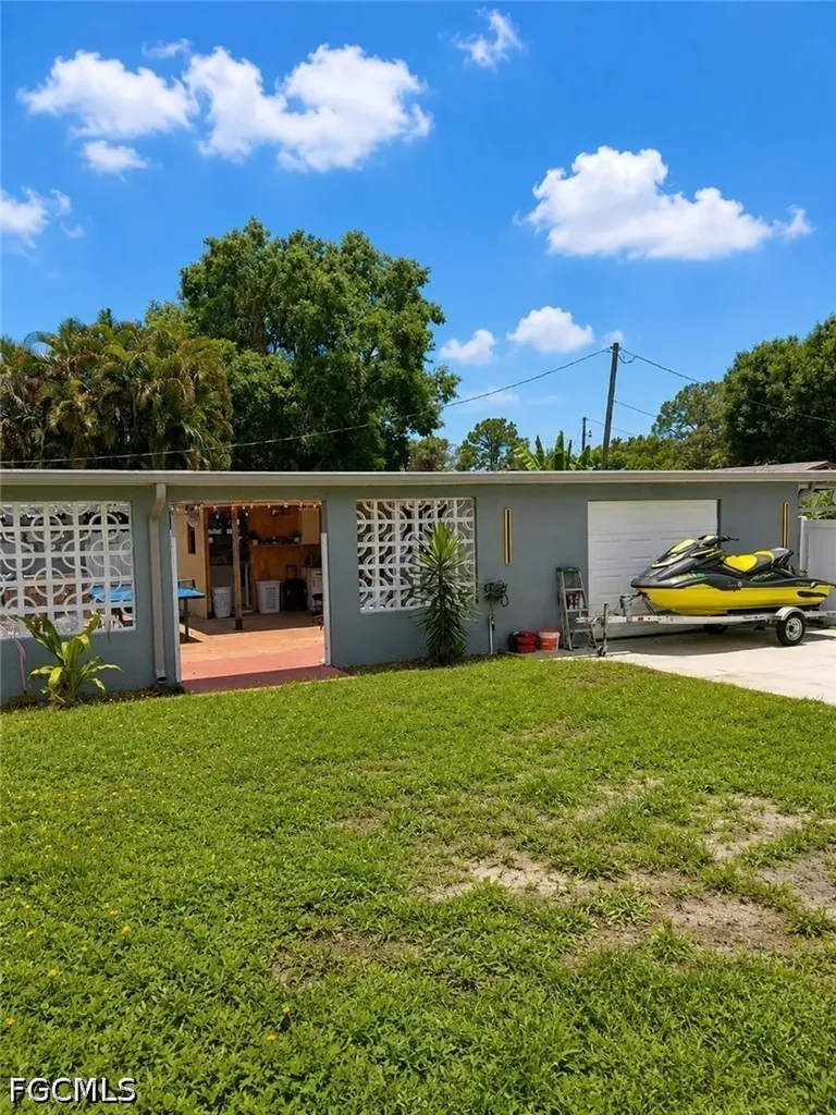 257 Evergreen Road North Fort Myers FL 33903