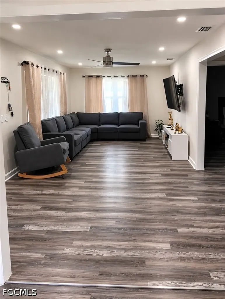 257 Evergreen Road North Fort Myers FL 33903