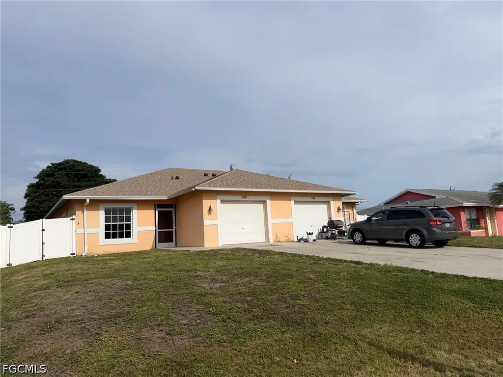 920 SE 6th Court Cape Coral FL 33990