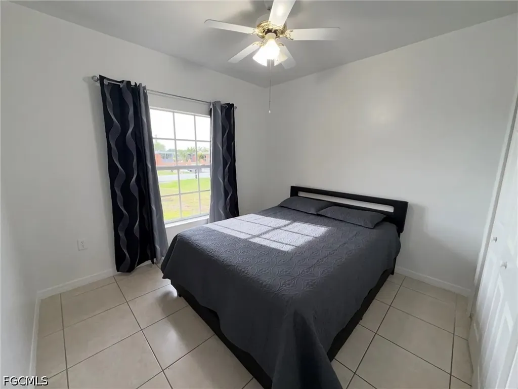 920 SE 6th Court Cape Coral FL 33990