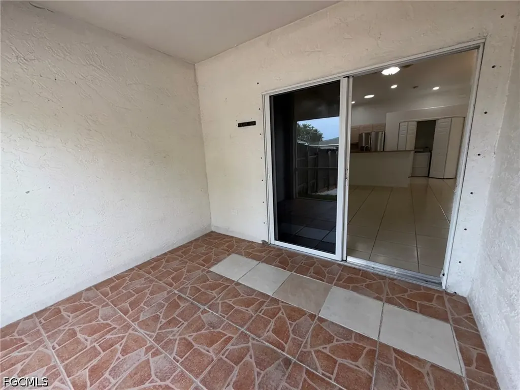 920 SE 6th Court Cape Coral FL 33990