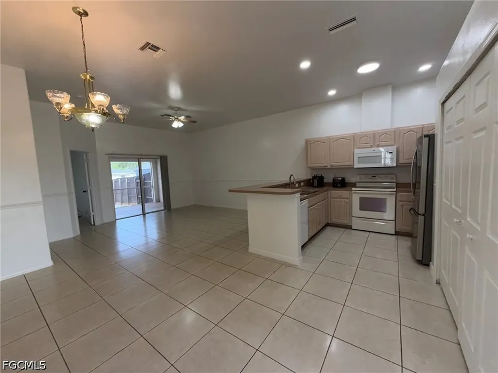 920 SE 6th Court Cape Coral FL 33990