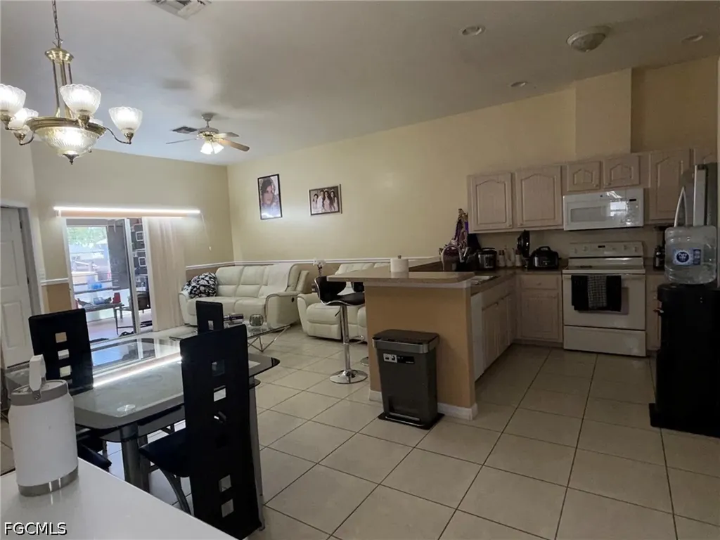 920 SE 6th Court Cape Coral FL 33990
