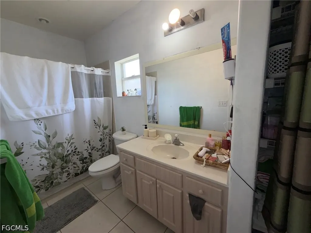 920 SE 6th Court Cape Coral FL 33990