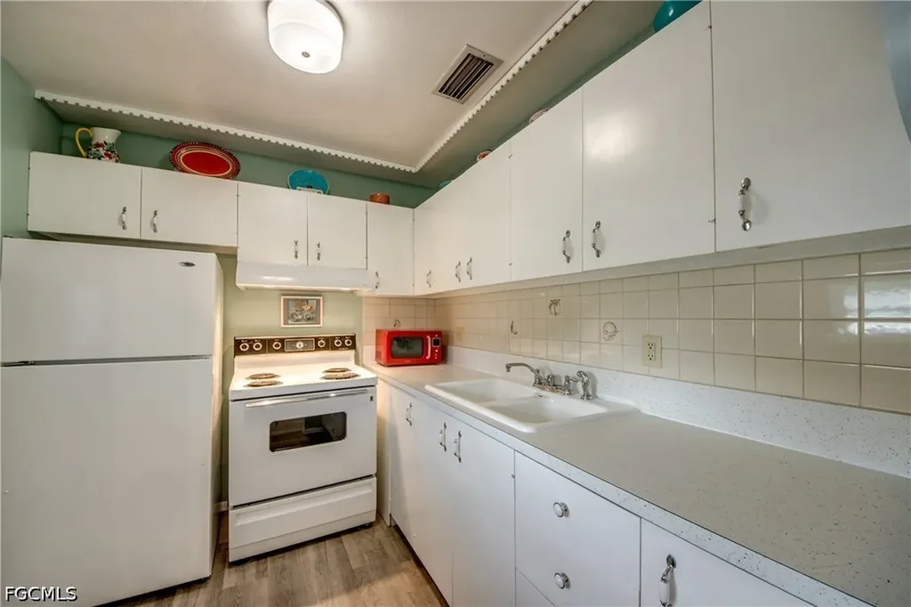 1215 Tropic Terrace North Fort Myers FL 33903