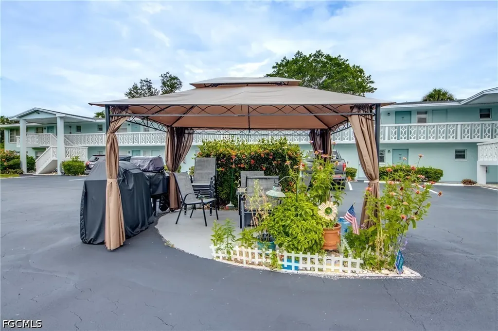 1215 Tropic Terrace North Fort Myers FL 33903