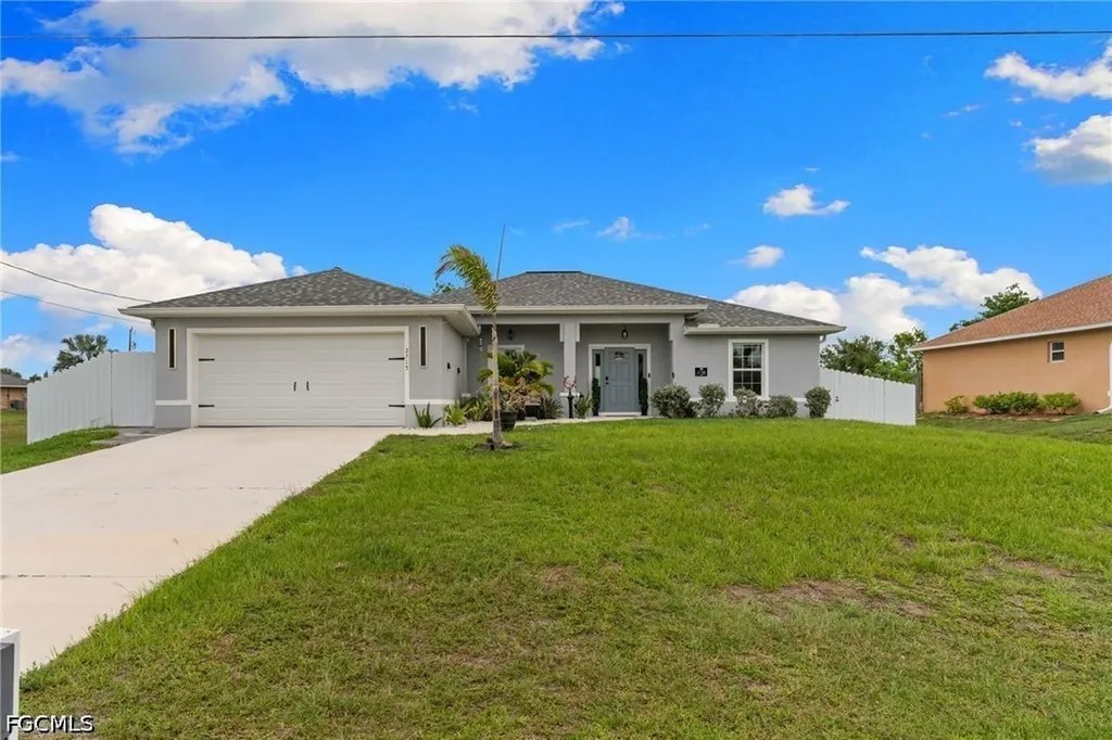 2715 NW 7th Street Cape Coral FL 33993