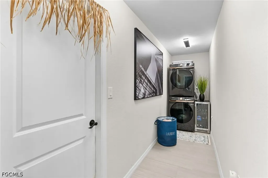 2715 NW 7th Street Cape Coral FL 33993