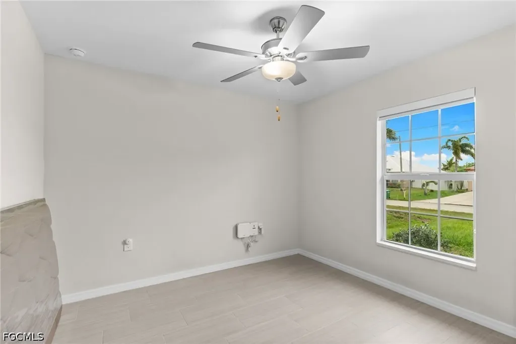 2715 NW 7th Street Cape Coral FL 33993