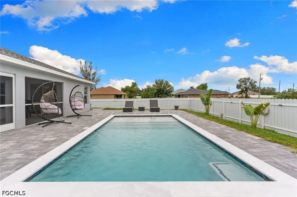 2715 NW 7th Street Cape Coral FL 33993