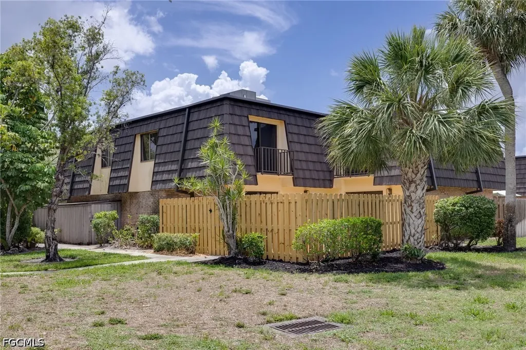 4047 Sandlewood Lane Fort Myers FL 33907