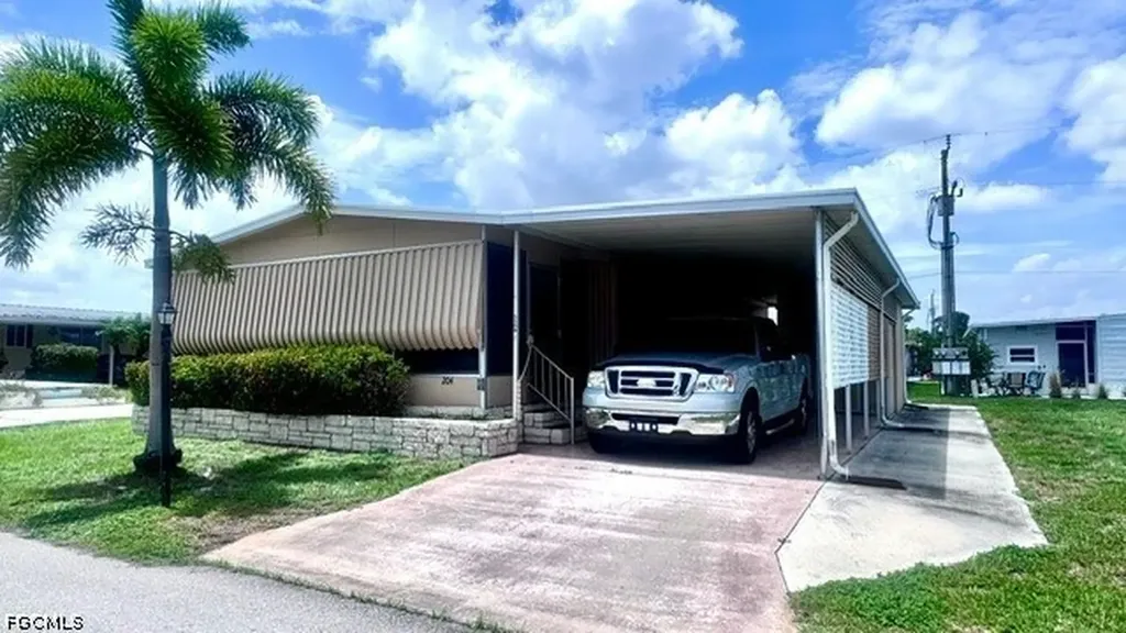5509 Miles Standish Lane North Fort Myers FL 33917