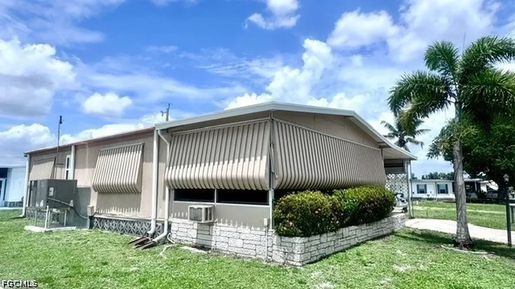 5509 Miles Standish Lane North Fort Myers FL 33917