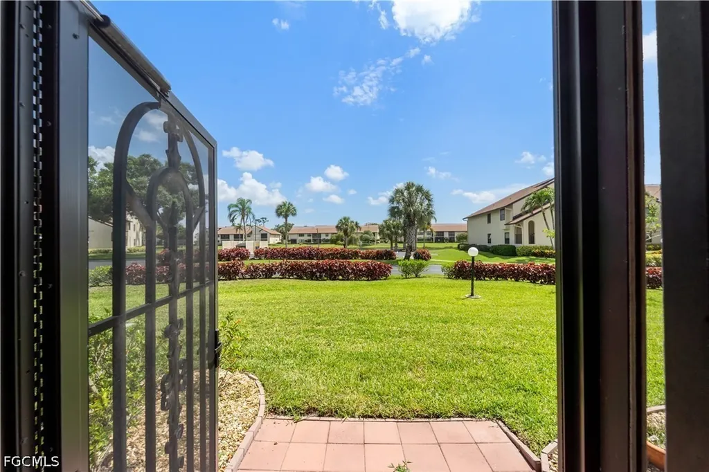 8382 Charter Club Circle Fort Myers FL 33919