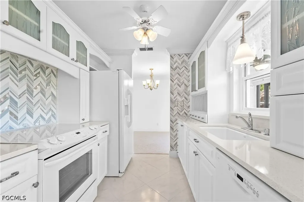 8382 Charter Club Circle Fort Myers FL 33919