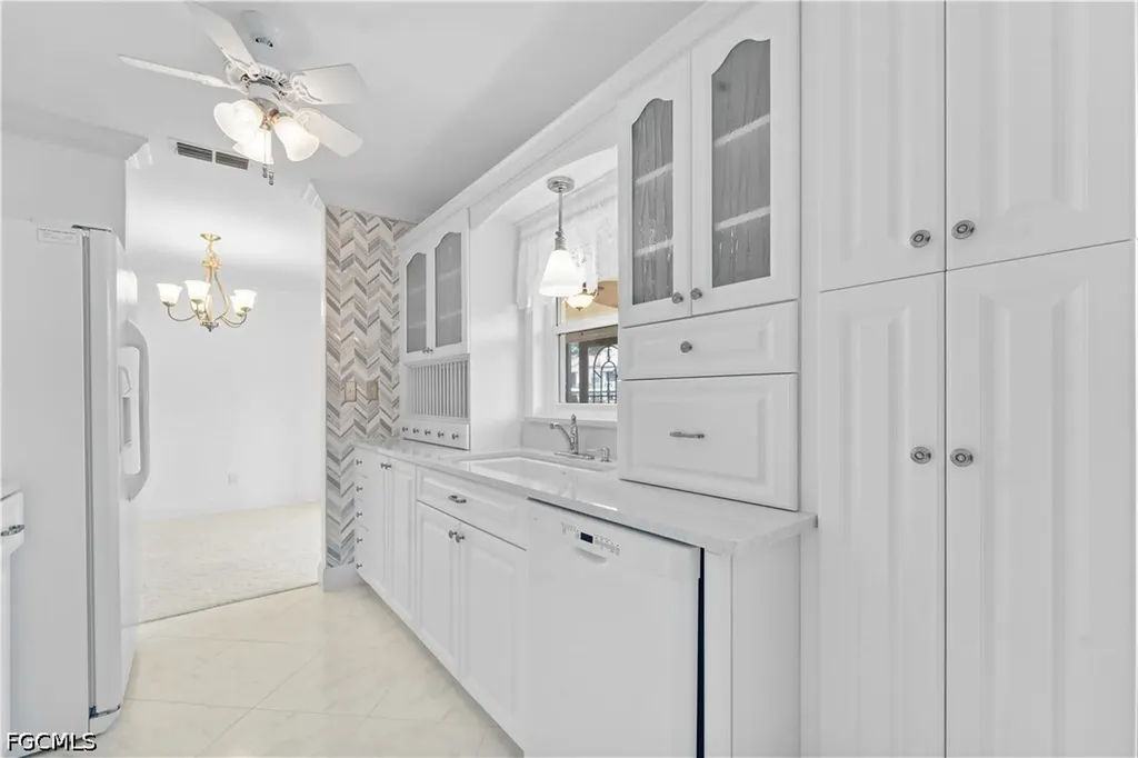 8382 Charter Club Circle Fort Myers FL 33919