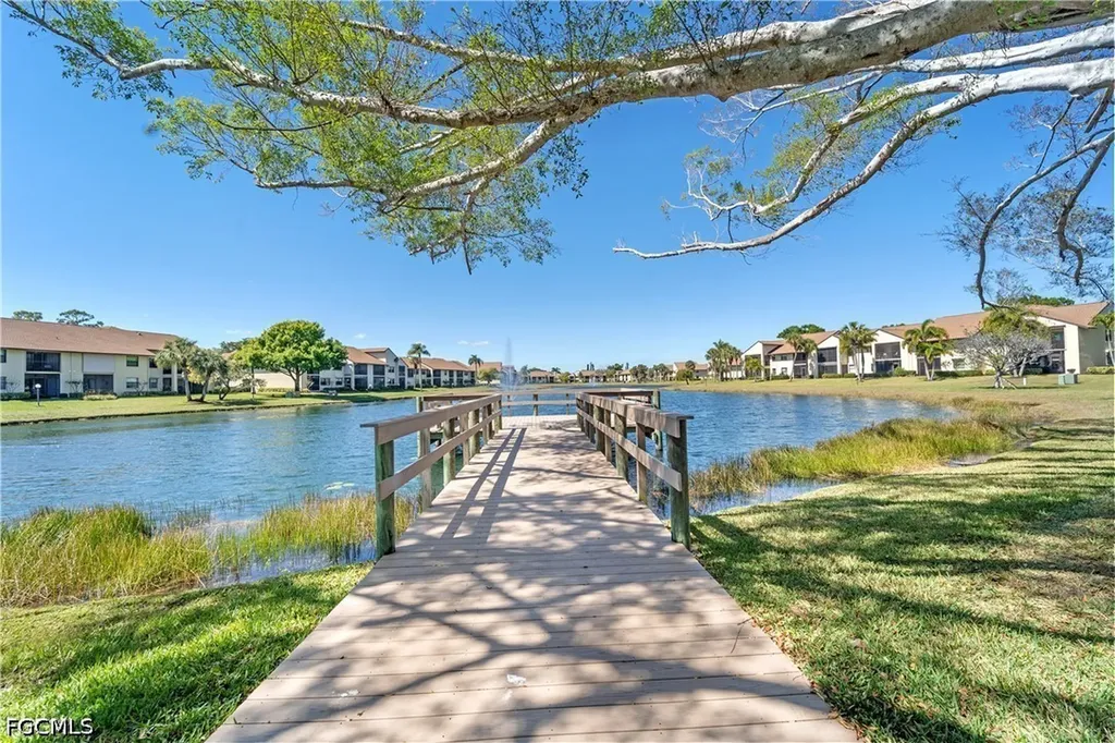 8382 Charter Club Circle Fort Myers FL 33919