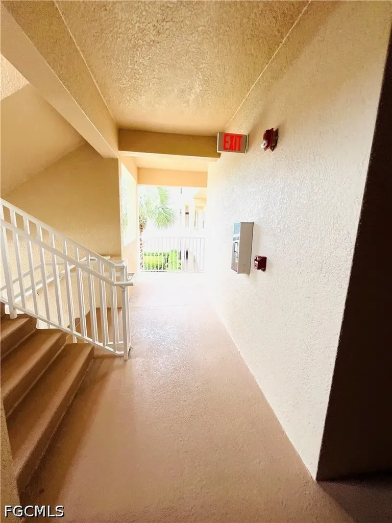 8450 Kingbird Loop Estero FL 33967