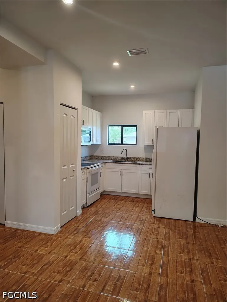 423 Canyon Drive S Lehigh Acres FL 33936