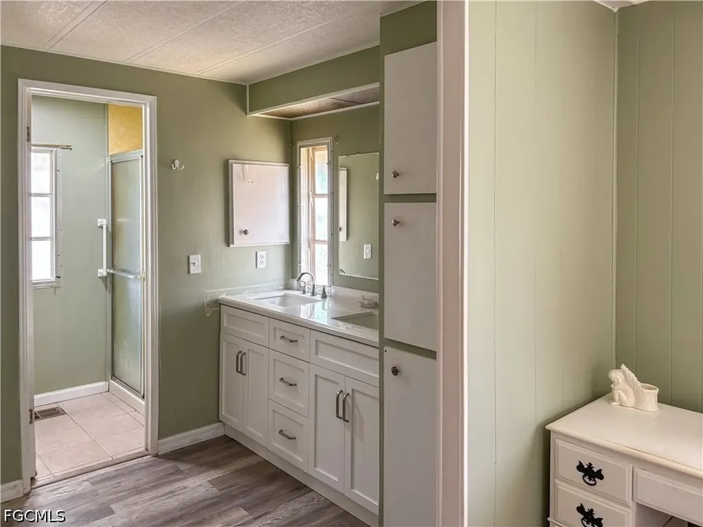 5558 Sir Walter Way North Fort Myers FL 33917