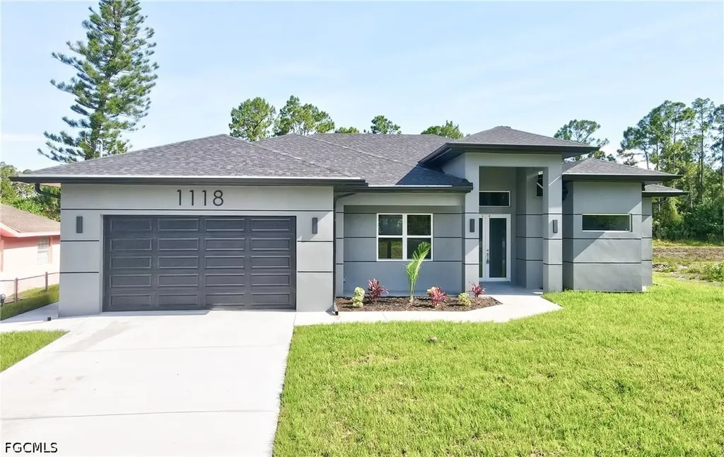 1118 Bari Street E Lehigh Acres FL 33974