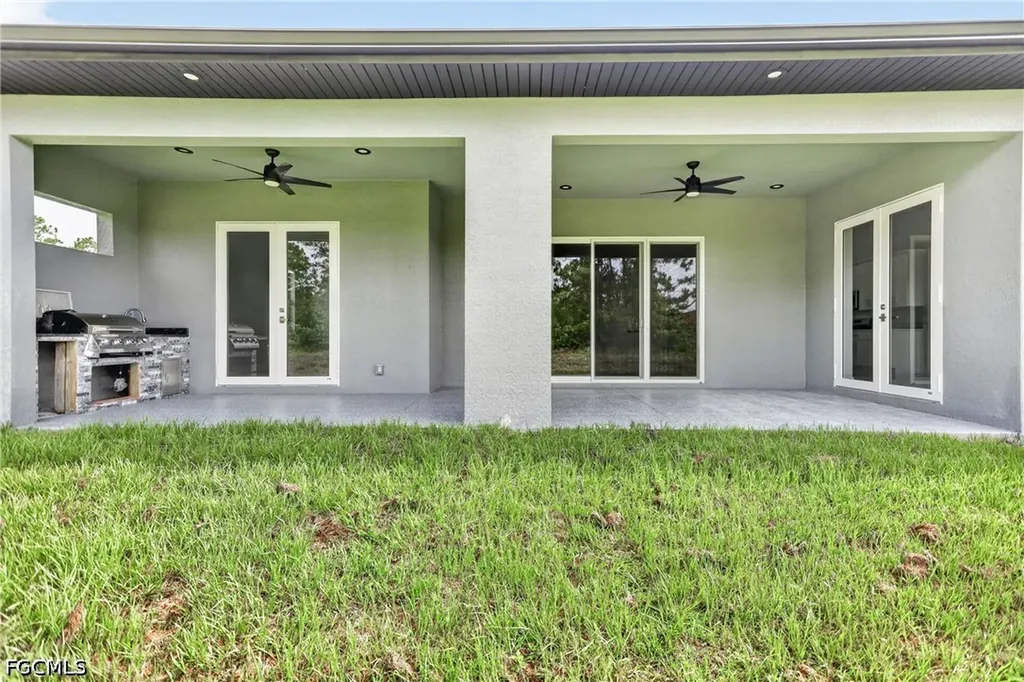 1118 Bari Street E Lehigh Acres FL 33974