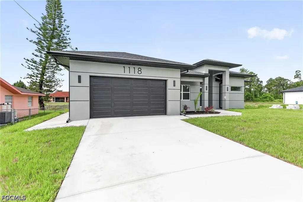 1118 Bari Street E Lehigh Acres FL 33974